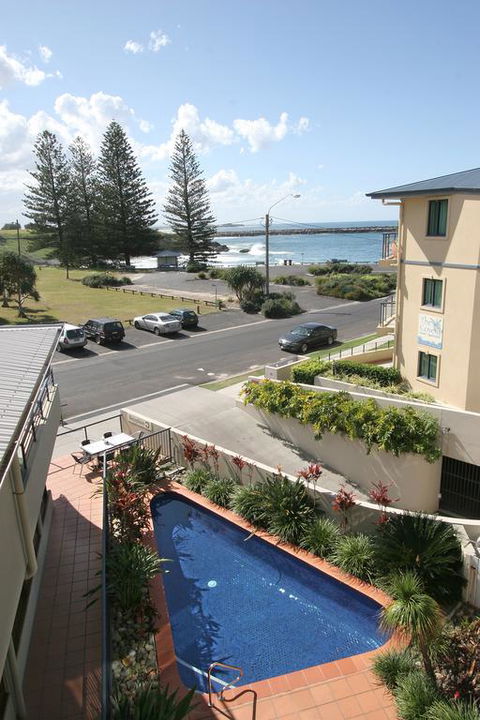 Yamba Beach Motel - Travel Agents 3