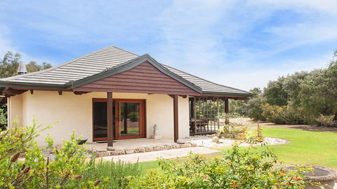 Yallingup Retreat - Travel Agents 2