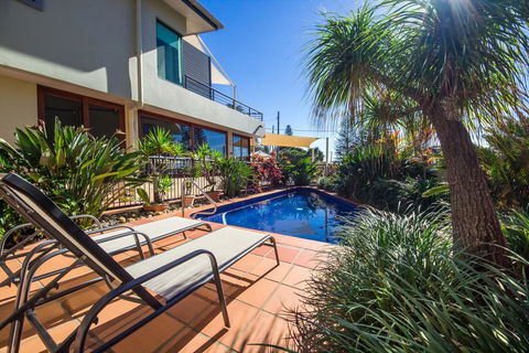 Yamba Beach Motel - Travel Agents 1