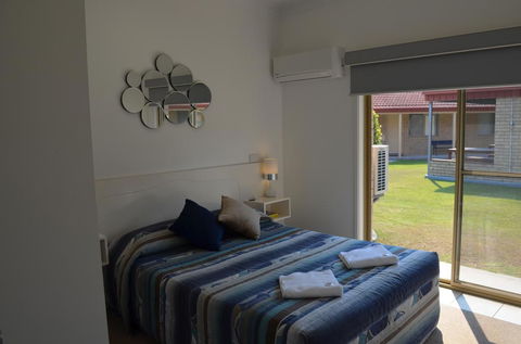 Yamba Motor Inn - Travel Agents 1