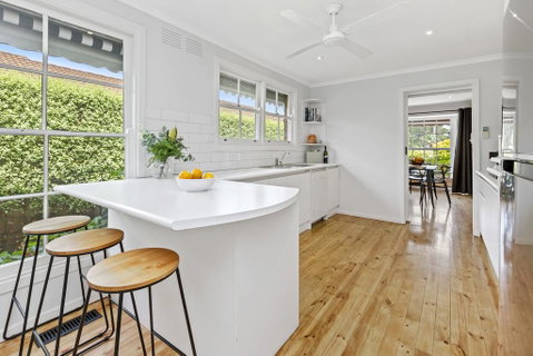 YIN-YANG - MOUNT ELIZA - Tourism Guide 2