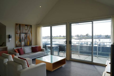 York Cove Holiday Hotel - Travel Search 1