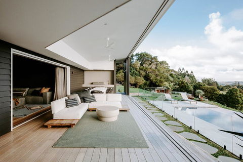 Your Luxury Escape - The Retreat - Travel Search 1