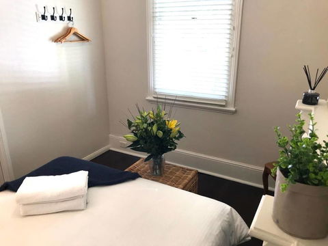 YSG The Edward Townhouse 151 - Walk To Town - Tourism Guide 1