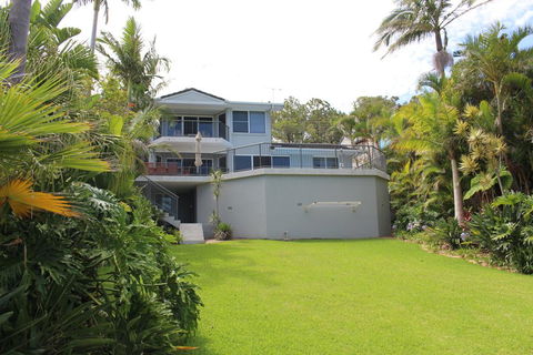 Zaffiro Beach House - Tourism Guide 0