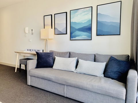 ZEN Homes On Collins - Tourism Guide 2