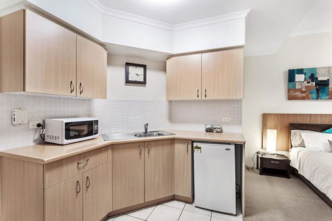 Zenith Studio, Unit 3/10 Messines Street - Cruises Travel 1