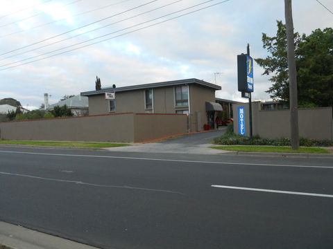 Zero Inn Motel - Travel Search 1