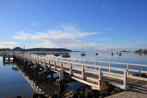 Zorba Waterfront Motel - Tourism Guide 1
