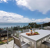 Maison de la mer 30 Mulubinda Parade - luxurious linen aircon and panoramic views - Cruises Travel