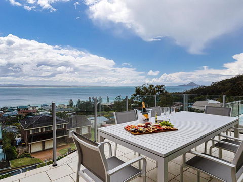Maison De La Mer 30 Mulubinda Parade - Luxurious, Linen, Aircon And Panoramic Views - Travel Search 0