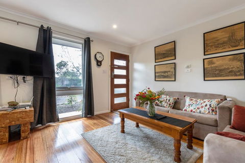 Spacious Bungalow5min Walk To Station5min To Box HillWiFiParking - Travel Search 1