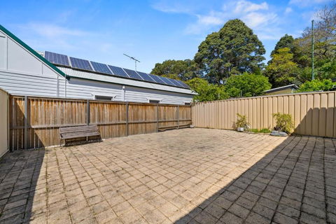 4 Bedroom Cozy House 20mins City 15mins Airport - Tourism Guide 1