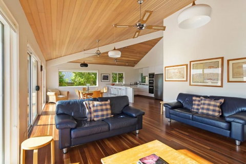 58 Lake Street Merimbula - Tourism Guide 3