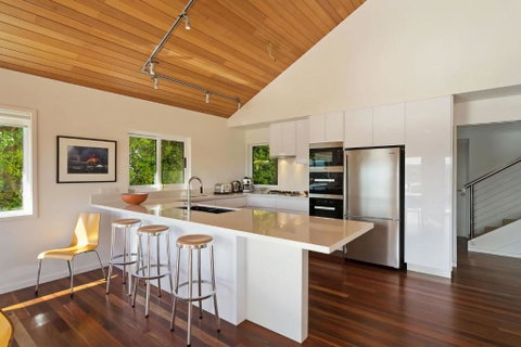 58 Lake Street Merimbula - Tourism Guide 4