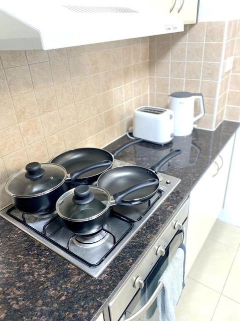 A Cozy 2B2B Apartment Near Airport & Train Station - Tourism Guide 4