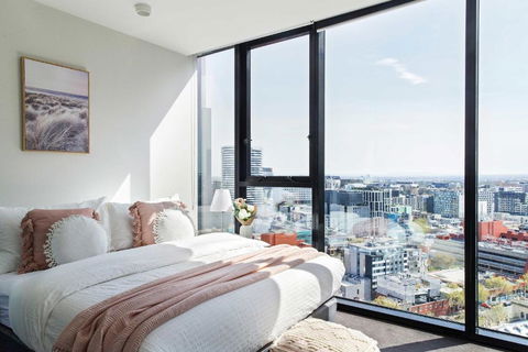 A 2BR Apt Near Melbourne Central Amazing Views - Tourism Guide 4