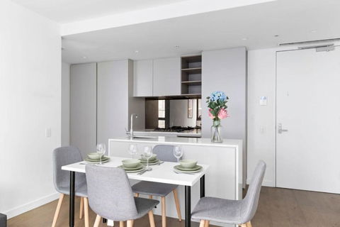 A 2BR Apt Near Melbourne Central & QV Market - Tourism Guide 4