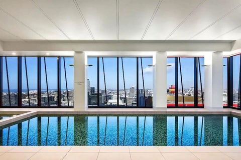 A 2BR Apt On Collins With City Views FREE Parking - Tourism Guide 2