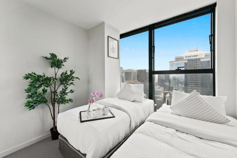 A 2BR Apt On Collins With City Views FREE Parking - Tourism Guide 3