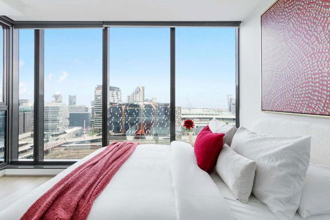A 2BR Apt With Harbour Views And FREE Parking - Tourism Guide 1