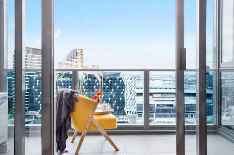 A 2BR Apt With Harbour Views And FREE Parking - Tourism Guide 0