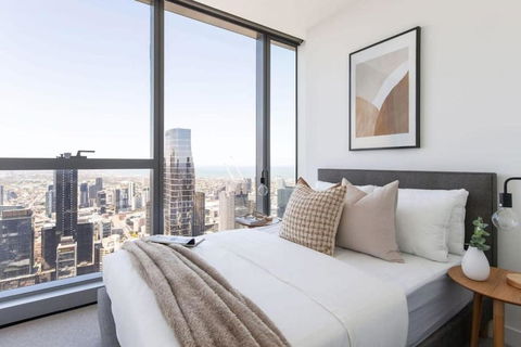 A 2BR Apt With Stunning City Views FREE Parking - Tourism Guide 1