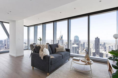 A 2BR Apt With Stunning City Views FREE Parking - Tourism Guide 2