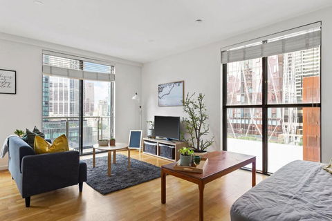 A 2BR Loft Near Melbourne Central FREE Parking - Tourism Guide 1