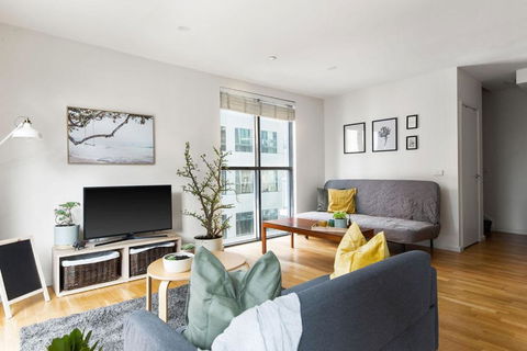 A 2BR Loft Near Melbourne Central FREE Parking - Tourism Guide 4