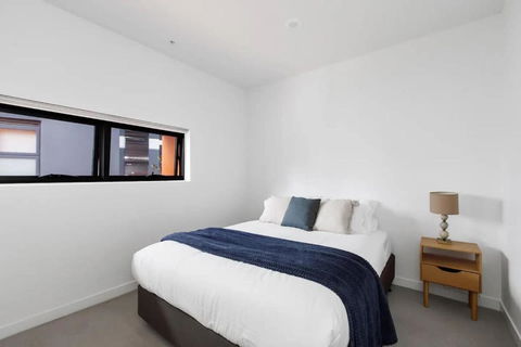 A 3BR Apt Next To Melbourne Zoo FREE Parking - Tourism Guide 4