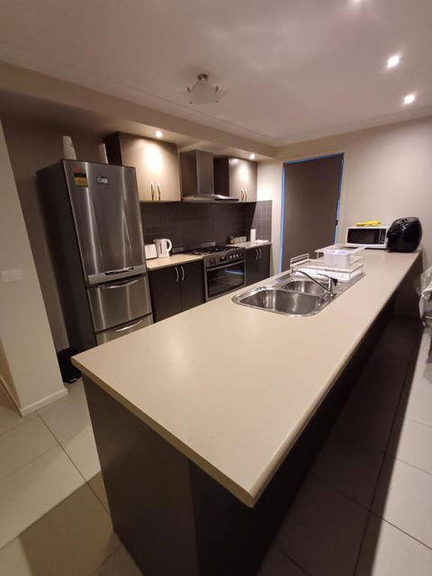 A Beautiful And Spacious Home. - Tourism Guide 3