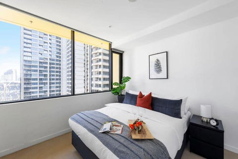 A Chic 2BR Apt City Views Near Southern Cross - Tourism Guide 3