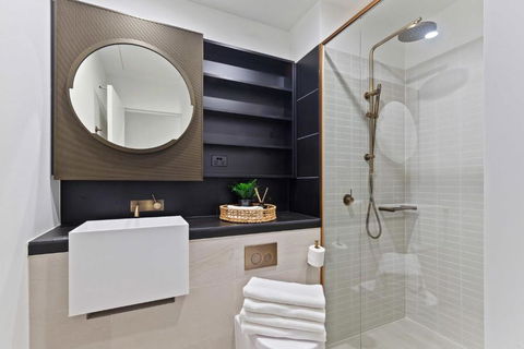 A Chic 2BR Apt Right Next To Melbourne Central - Tourism Guide 3