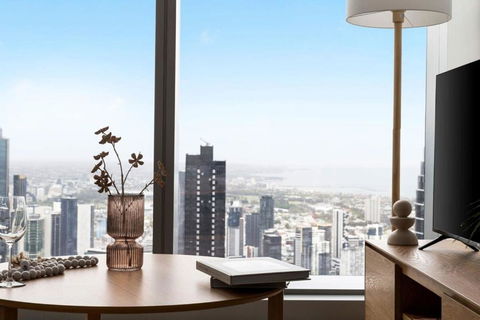 A Chic 2BR Apt With Panoramic Views FREE Parking - Tourism Guide 0