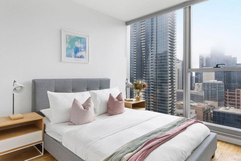A Chic & Lovely 2BR Apt CBD With City Views - Tourism Guide 0