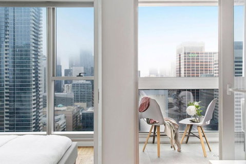 A Chic & Lovely 2BR Apt CBD With City Views - Tourism Guide 4
