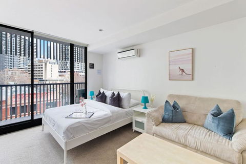 A Chic Studio Only A 4-min Walk To Victoria Market - Tourism Guide 3