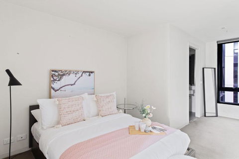 A Comfy Apt Right Next To Queen Victoria Market - Cruises Travel 3