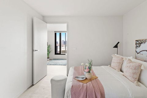 A Comfy Apt Right Next To Queen Victoria Market - Cruises Travel 2