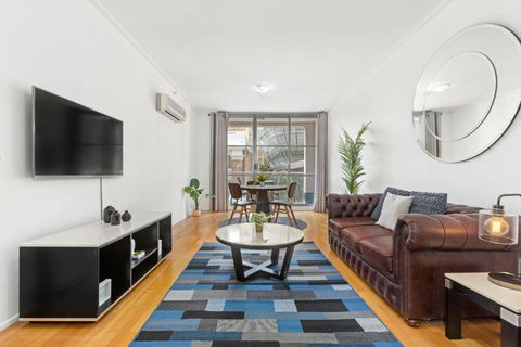 A Comfy Studio For 5 Next To Darling Harbour - Tourism Guide 0