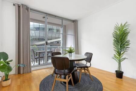 A Comfy Studio For 5 Next To Darling Harbour - Tourism Guide 4