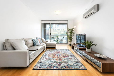 A Comfy Studio Next To Darling Harbour City Views - Tourism Guide 0