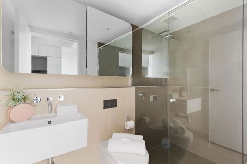 A Cozy 2BR Apt With Free WiFi In Prime Melbourne - Tourism Guide 2
