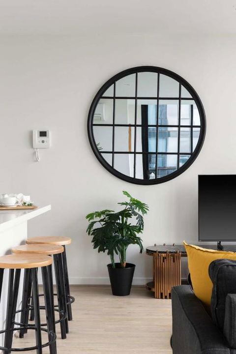 A Cozy 2BR Apt With Panoramic Views FREE Parking - Tourism Guide 1