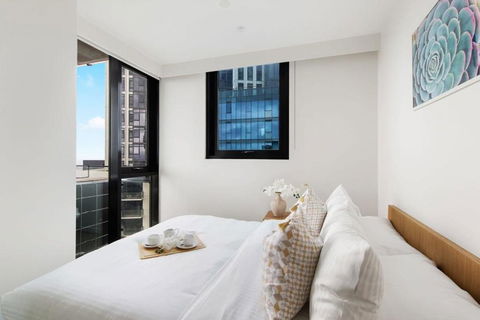 A Cozy 2BR Apt With Panoramic Views FREE Parking - Tourism Guide 4