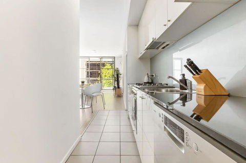 A Cozy & Modern Studio Right Next To Darling Harbour - Tourism Guide 2