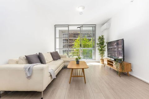 A Cozy & Modern Studio Right Next To Darling Harbour - Tourism Guide 0