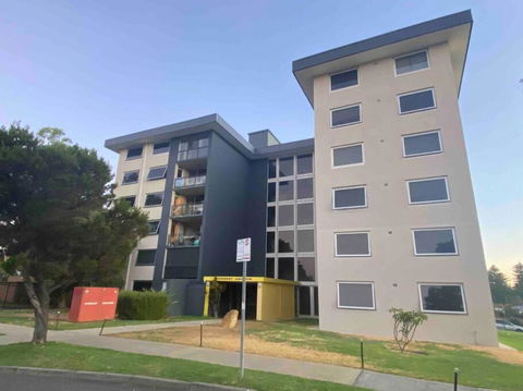 A Little Slice Of Fremantle One Bedroom Character Apartment - Tourism Guide 3