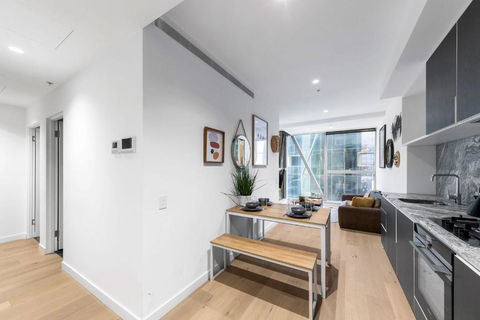 A Lovely Apt Right Next To Southern Cross Station - Tourism Guide 1